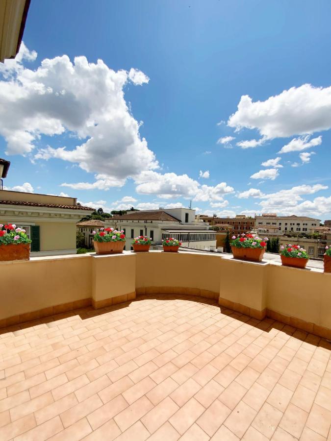 Colosseum Aparthotel 3*
